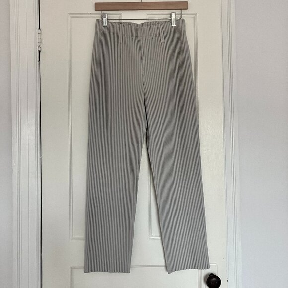 HOMME PLISSÉ ISSEY MIYAKE Gray Basics Trousers Size 1 - Picture 2 of 9